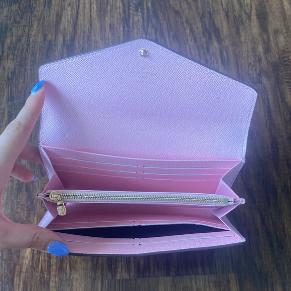 Checkered Wallet - Picture 3 of 3